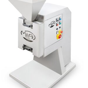 Pre-grinding dried fruit and cocoa beans